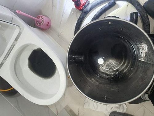 동작구 하수구막힘 처치 후 배수구 물이 빠르게 내려가는 모습